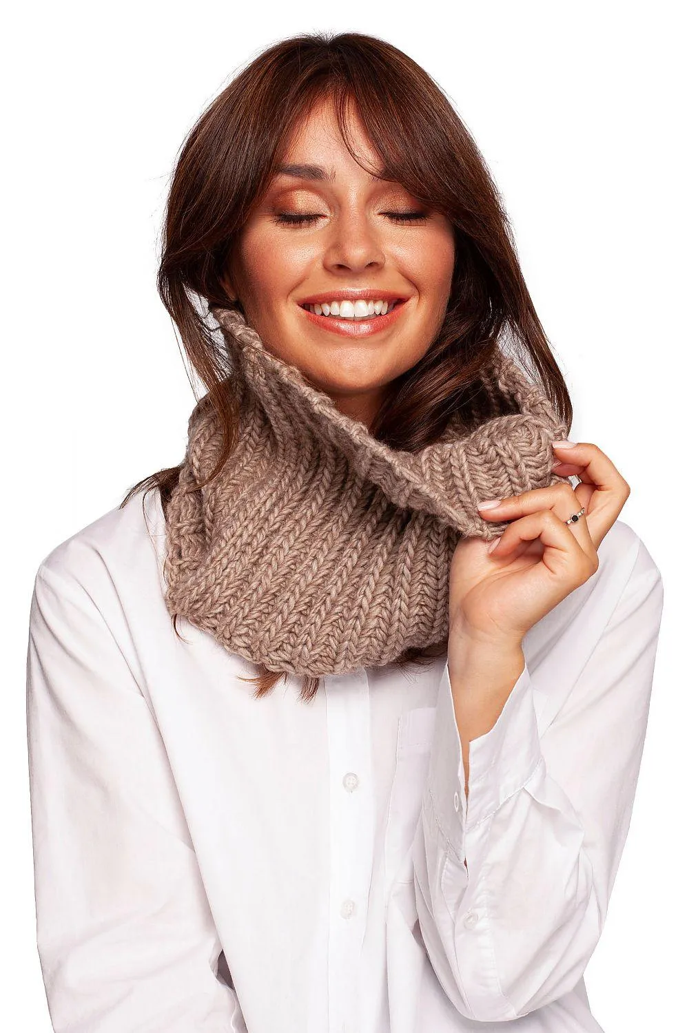 Chic Knit Infinity Scarf for Stylish Winter Warmth