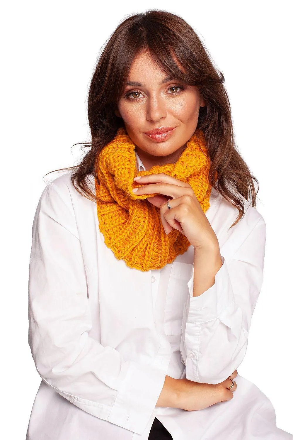 Chic Knit Infinity Scarf for Stylish Winter Warmth