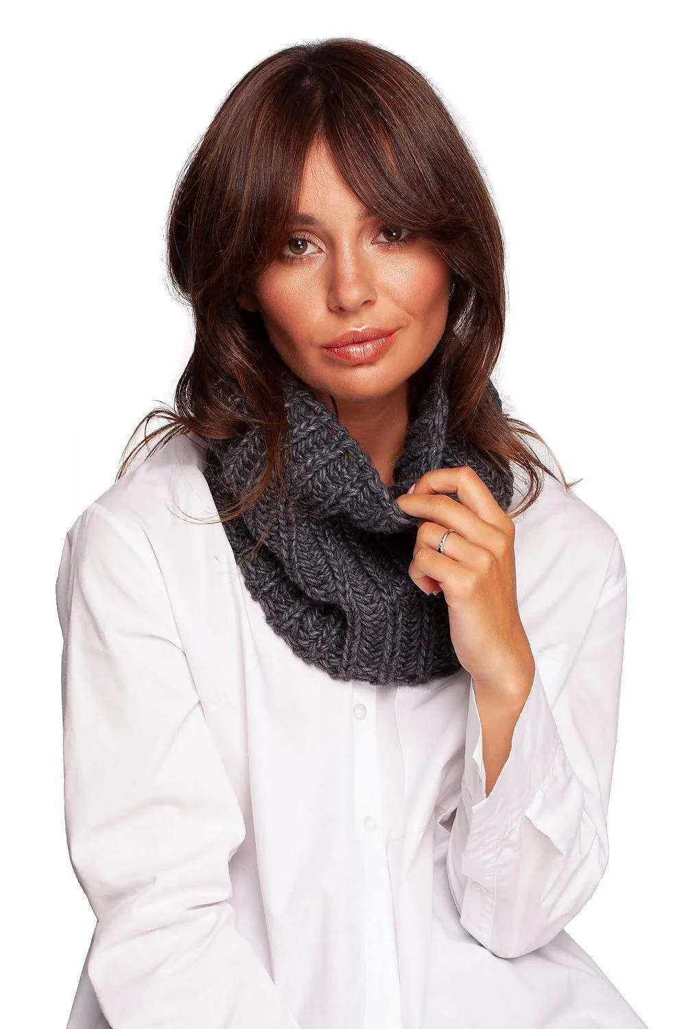 Chic Knit Infinity Scarf for Stylish Winter Warmth