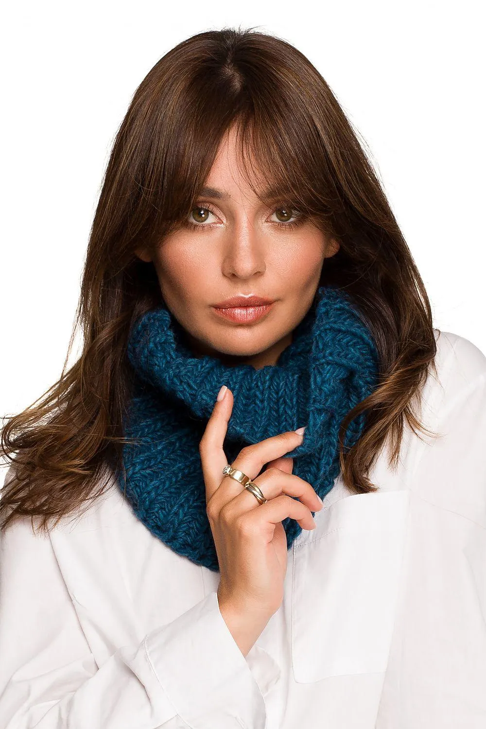 Chic Knit Infinity Scarf for Stylish Winter Warmth