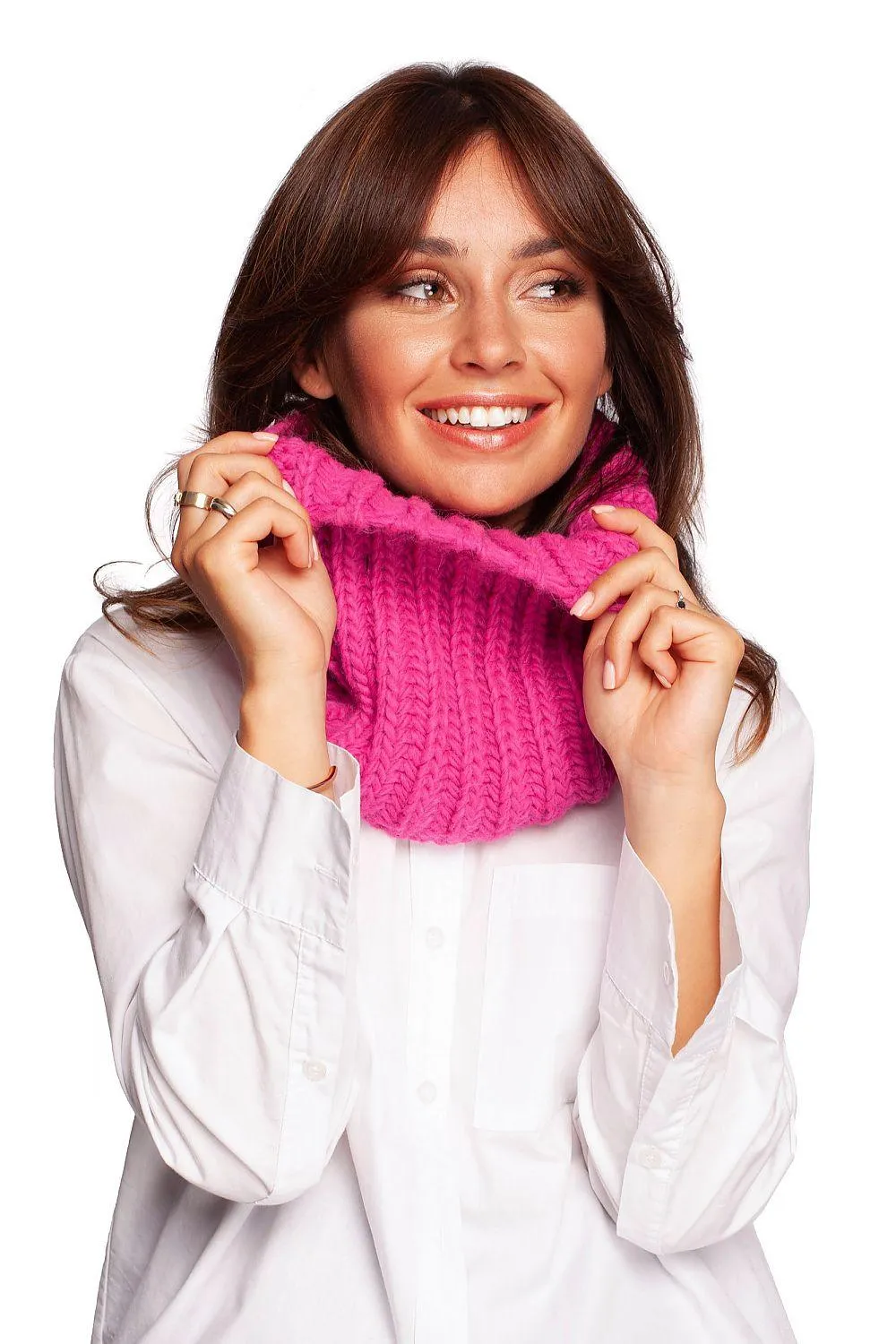 Chic Knit Infinity Scarf for Stylish Winter Warmth