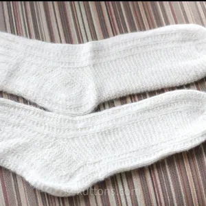 Women's Cashmere Socks - Softest 100% Pure Pashmina Cashmere Indoor Bed Socks from Ladakh Himalayas - Handspun & Handknit Cashmere Wool | Milk White, L/XL